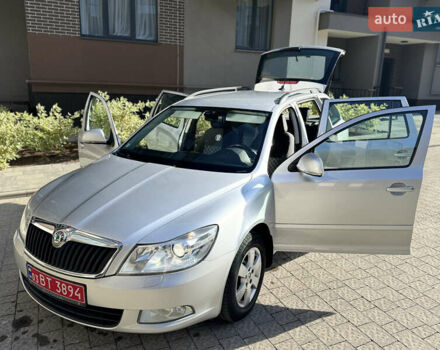 Шкода Октавія 2010 у Львові на Automoto.ua Сірий Шкода Октавія, об'ємом двигуна 2 л та пробігом 282 тис. км за 7550 $, фото 19 на Automoto.ua