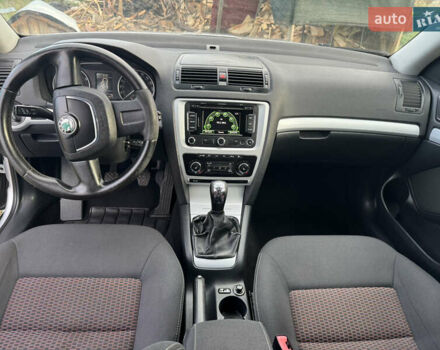 Серый Шкода Октавия, объемом двигателя 1.39 л и пробегом 268 тыс. км за 7200 $, фото 9 на Automoto.ua