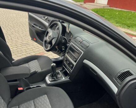 Серый Шкода Октавия, объемом двигателя 1.4 л и пробегом 216 тыс. км за 5500 $, фото 4 на Automoto.ua