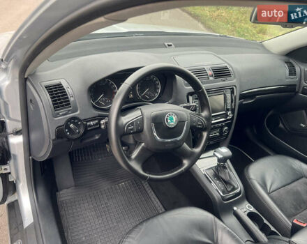 Серый Шкода Октавия, объемом двигателя 2 л и пробегом 255 тыс. км за 10700 $, фото 16 на Automoto.ua