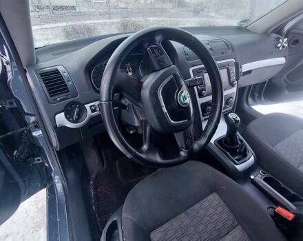 Сірий Шкода Октавія, об'ємом двигуна 1.6 л та пробігом 394 тис. км за 5800 $, фото 8 на Automoto.ua