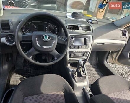 Серый Шкода Октавия, объемом двигателя 1.2 л и пробегом 294 тыс. км за 6500 $, фото 6 на Automoto.ua