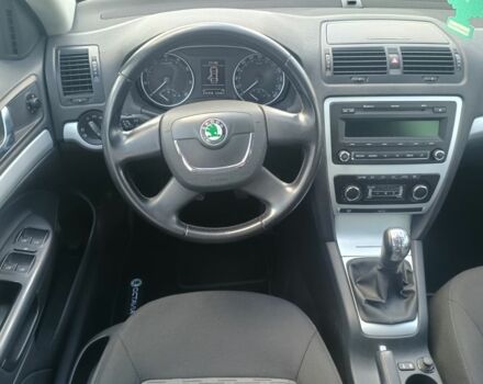 Серый Шкода Октавия, объемом двигателя 0 л и пробегом 229 тыс. км за 8499 $, фото 8 на Automoto.ua