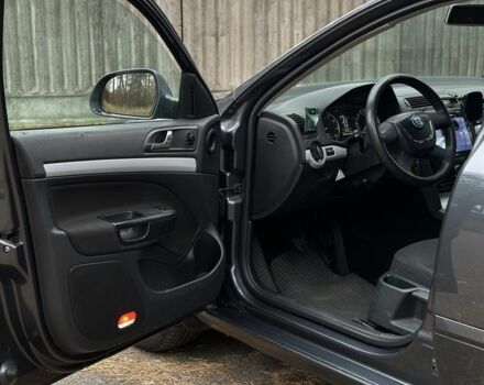 Серый Шкода Октавия, объемом двигателя 1.2 л и пробегом 301 тыс. км за 5800 $, фото 8 на Automoto.ua