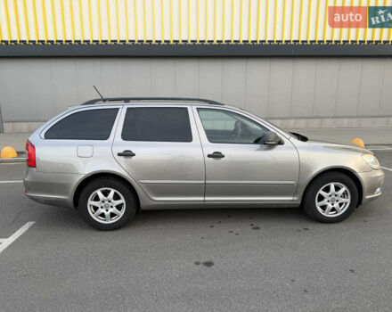 Шкода Октавія 2010 у Києві на Automoto.ua Сірий Шкода Октавія, об'ємом двигуна 1.6 л та пробігом 197 тис. км за 6950 $, фото 7 на Automoto.ua