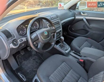 Сірий Шкода Октавія, об'ємом двигуна 1.8 л та пробігом 105 тис. км за 7850 $, фото 21 на Automoto.ua