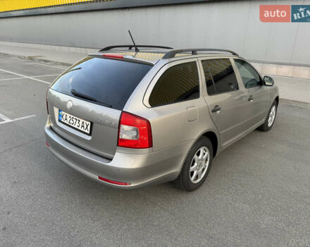 Шкода Октавія 2010 у Києві на Automoto.ua Сірий Шкода Октавія, об'ємом двигуна 1.6 л та пробігом 197 тис. км за 6950 $, фото 10 на Automoto.ua