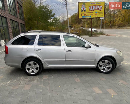 Шкода Октавія 2010 у Тернополі на Automoto.ua Сірий Шкода Октавія, об'ємом двигуна 2 л та пробігом 258 тис. км за 7600 $, фото 3 на Automoto.ua