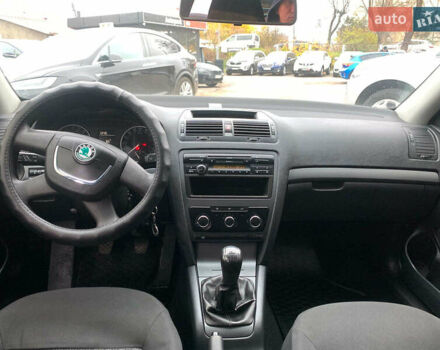 Сірий Шкода Октавія, об'ємом двигуна 1.6 л та пробігом 307 тис. км за 7190 $, фото 20 на Automoto.ua