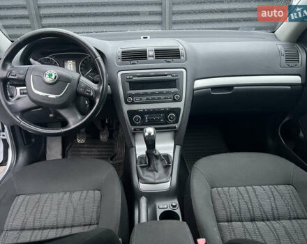 Серый Шкода Октавия, объемом двигателя 1.6 л и пробегом 281 тыс. км за 7800 $, фото 20 на Automoto.ua