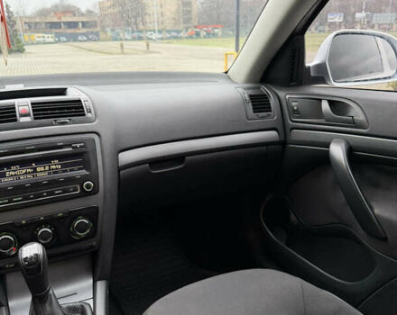 Серый Шкода Октавия, объемом двигателя 1.6 л и пробегом 292 тыс. км за 7199 $, фото 14 на Automoto.ua