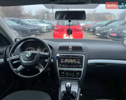 Серый Шкода Октавия, объемом двигателя 1.6 л и пробегом 280 тыс. км за 7900 $, фото 8 на Automoto.ua