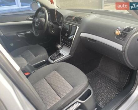 Серый Шкода Октавия, объемом двигателя 1.6 л и пробегом 288 тыс. км за 7500 $, фото 7 на Automoto.ua