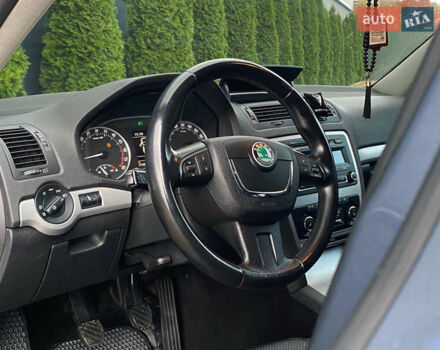 Шкода Октавия 2011 в Мукачеве на Automoto.ua Серый Шкода Октавия, объемом двигателя 1.6 л и пробегом 273 тыс. км за 8000 $, фото 27 на Automoto.ua