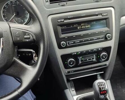 Шкода Октавия 2011 в Тернополе на Automoto.ua Серый Шкода Октавия, объемом двигателя 2 л и пробегом 232 тыс. км за 8700 $, фото 5 на Automoto.ua