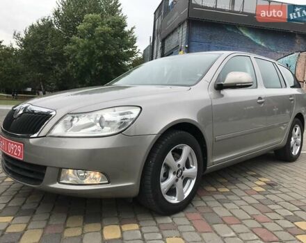 Шкода Октавия 2011 в Луцке на Automoto.ua Серый Шкода Октавия, объемом двигателя 0 л и пробегом 187 тыс. км за 7850 $, фото 6 на Automoto.ua