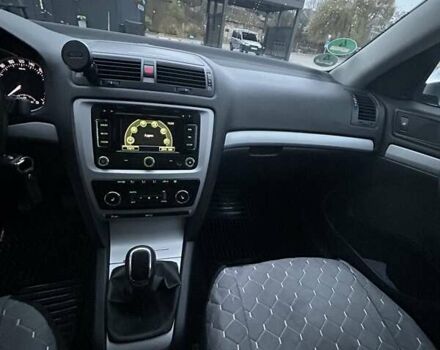 Серый Шкода Октавия, объемом двигателя 1.6 л и пробегом 211 тыс. км за 9449 $, фото 7 на Automoto.ua