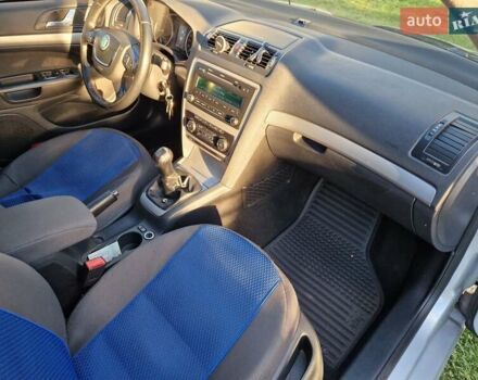 Шкода Октавия 2011 в Калуше на Automoto.ua Серый Шкода Октавия, объемом двигателя 1.97 л и пробегом 300 тыс. км за 8000 $, фото 14 на Automoto.ua