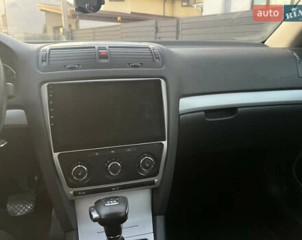 Серый Шкода Октавия, объемом двигателя 1.97 л и пробегом 289 тыс. км за 10000 $, фото 15 на Automoto.ua