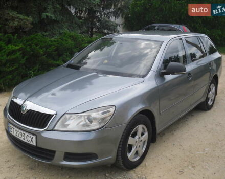 Шкода Октавия 2011 в Херсоне на Automoto.ua Серый Шкода Октавия, объемом двигателя 1.6 л и пробегом 305 тыс. км за 7300 $, фото 3 на Automoto.ua