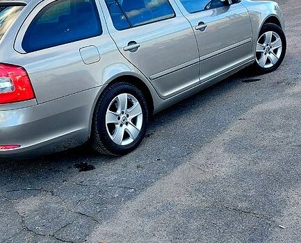 Серый Шкода Октавия, объемом двигателя 1.8 л и пробегом 240 тыс. км за 8500 $, фото 5 на Automoto.ua