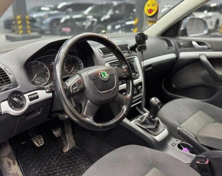 Серый Шкода Октавия, объемом двигателя 1.8 л и пробегом 276 тыс. км за 8800 $, фото 7 на Automoto.ua