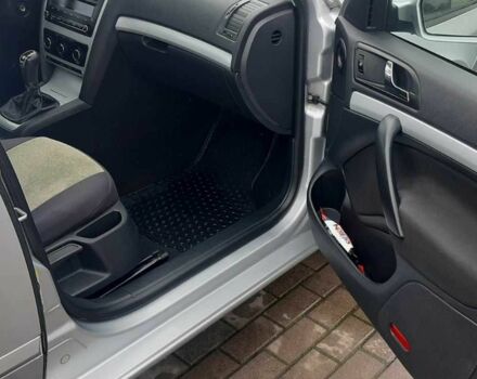 Серый Шкода Октавия, объемом двигателя 1.6 л и пробегом 235 тыс. км за 7400 $, фото 5 на Automoto.ua