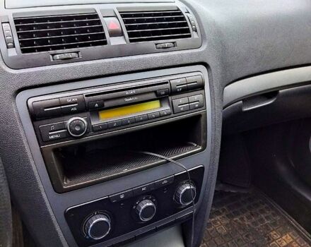 Серый Шкода Октавия, объемом двигателя 1.6 л и пробегом 230 тыс. км за 8000 $, фото 5 на Automoto.ua