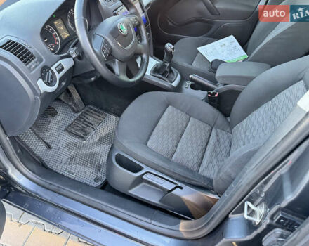 Серый Шкода Октавия, объемом двигателя 1.6 л и пробегом 259 тыс. км за 8800 $, фото 7 на Automoto.ua