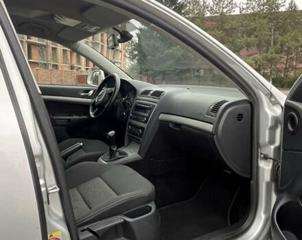 Серый Шкода Октавия, объемом двигателя 1.6 л и пробегом 208 тыс. км за 9500 $, фото 7 на Automoto.ua