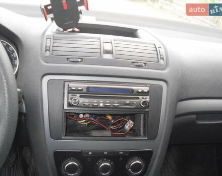 Шкода Октавия 2011 в Херсоне на Automoto.ua Серый Шкода Октавия, объемом двигателя 1.6 л и пробегом 305 тыс. км за 7300 $, фото 11 на Automoto.ua