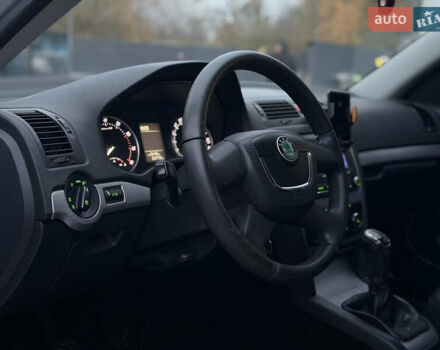 Сірий Шкода Октавія, об'ємом двигуна 1.8 л та пробігом 300 тис. км за 5550 $, фото 13 на Automoto.ua