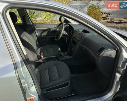 Серый Шкода Октавия, объемом двигателя 1.6 л и пробегом 374 тыс. км за 6600 $, фото 9 на Automoto.ua