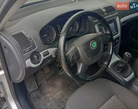 Серый Шкода Октавия, объемом двигателя 1.6 л и пробегом 269 тыс. км за 8600 $, фото 15 на Automoto.ua