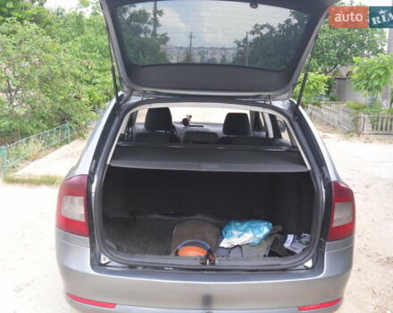 Шкода Октавия 2011 в Херсоне на Automoto.ua Серый Шкода Октавия, объемом двигателя 1.6 л и пробегом 305 тыс. км за 7300 $, фото 15 на Automoto.ua