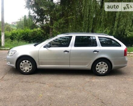 Шкода Октавія 2011 у Чернівцях на Automoto.ua Сірий Шкода Октавія, об'ємом двигуна 1.6 л та пробігом 301 тис. км за 4900 $, фото 5 на Automoto.ua