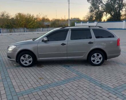 Серый Шкода Октавия, объемом двигателя 1.2 л и пробегом 206 тыс. км за 7300 $, фото 1 на Automoto.ua