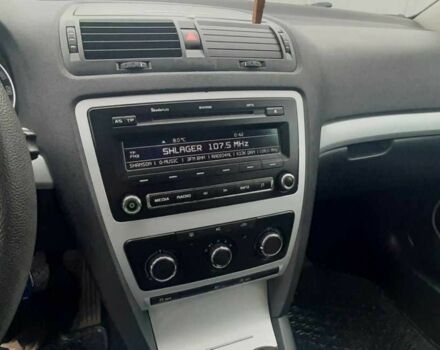 Серый Шкода Октавия, объемом двигателя 1.6 л и пробегом 235 тыс. км за 7400 $, фото 11 на Automoto.ua