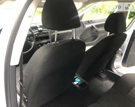 Шкода Октавія 2011 у Чернівцях на Automoto.ua Сірий Шкода Октавія, об'ємом двигуна 1.6 л та пробігом 301 тис. км за 4900 $, фото 13 на Automoto.ua