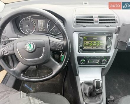 Сірий Шкода Октавія, об'ємом двигуна 1.6 л та пробігом 307 тис. км за 7300 $, фото 11 на Automoto.ua