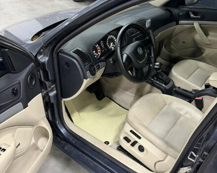 Серый Шкода Октавия, объемом двигателя 1.6 л и пробегом 307 тыс. км за 5800 $, фото 3 на Automoto.ua