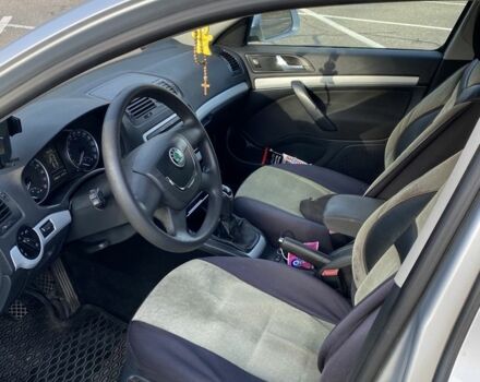 Серый Шкода Октавия, объемом двигателя 1.6 л и пробегом 304 тыс. км за 6800 $, фото 6 на Automoto.ua