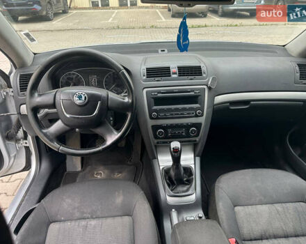 Шкода Октавія 2011 у Харкові на Automoto.ua Сірий Шкода Октавія, об'ємом двигуна 1.6 л та пробігом 232 тис. км за 7500 $, фото 9 на Automoto.ua