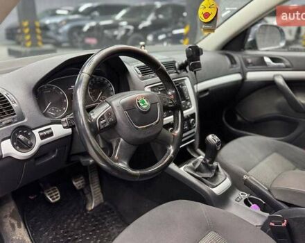 Серый Шкода Октавия, объемом двигателя 1.8 л и пробегом 276 тыс. км за 8800 $, фото 7 на Automoto.ua