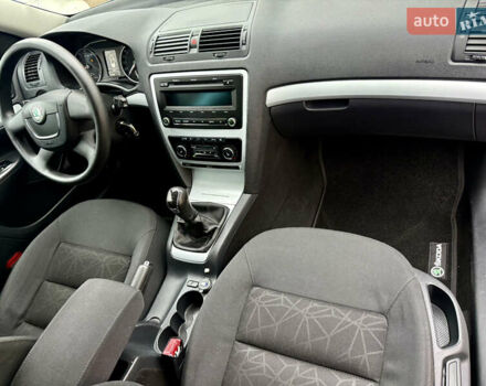 Серый Шкода Октавия, объемом двигателя 1.4 л и пробегом 181 тыс. км за 5999 $, фото 23 на Automoto.ua