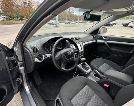 Серый Шкода Октавия, объемом двигателя 1.2 л и пробегом 320 тыс. км за 6400 $, фото 6 на Automoto.ua