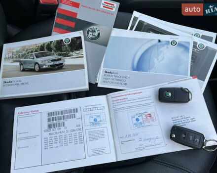 Серый Шкода Октавия, объемом двигателя 2 л и пробегом 211 тыс. км за 12950 $, фото 179 на Automoto.ua