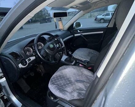 Серый Шкода Октавия, объемом двигателя 1.6 л и пробегом 211 тыс. км за 9449 $, фото 5 на Automoto.ua