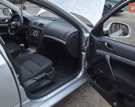 Серый Шкода Октавия, объемом двигателя 1.6 л и пробегом 261 тыс. км за 4000 $, фото 3 на Automoto.ua