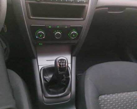 Серый Шкода Октавия, объемом двигателя 1.2 л и пробегом 206 тыс. км за 7300 $, фото 18 на Automoto.ua